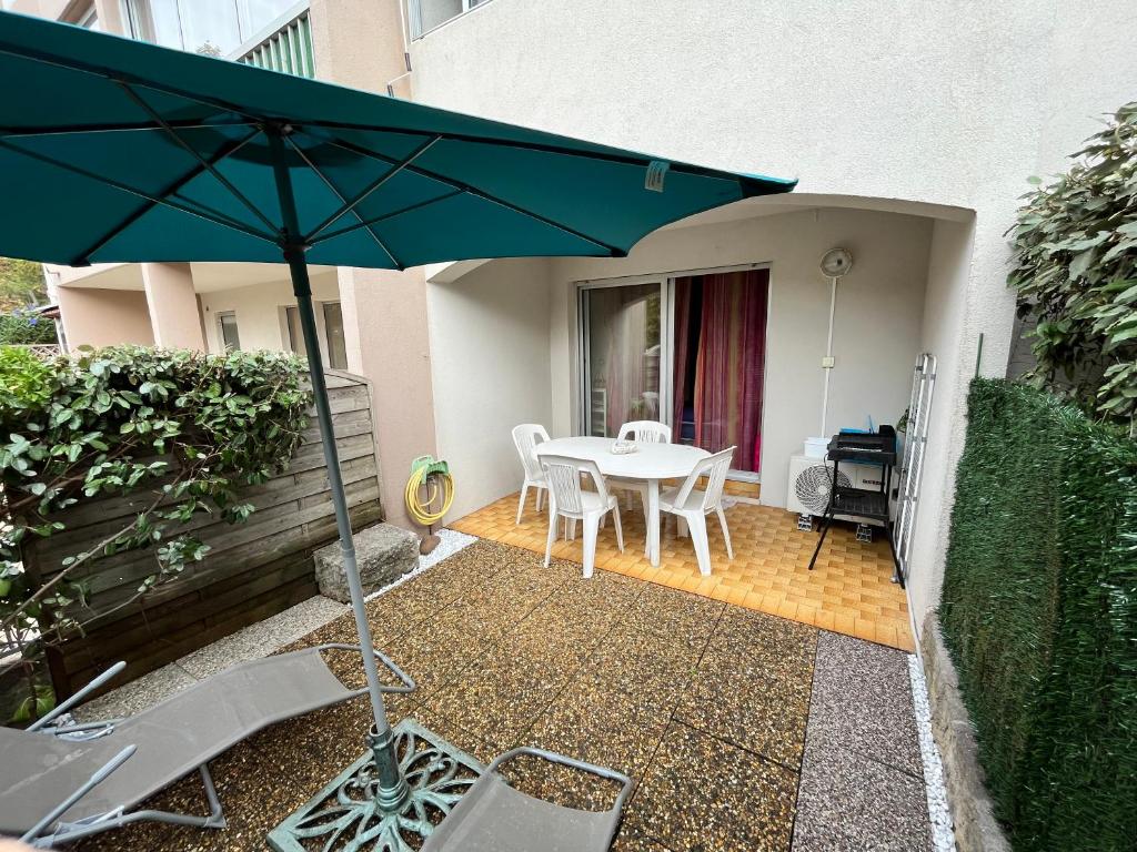 Studio climatisé avec jardin et plage à 250m