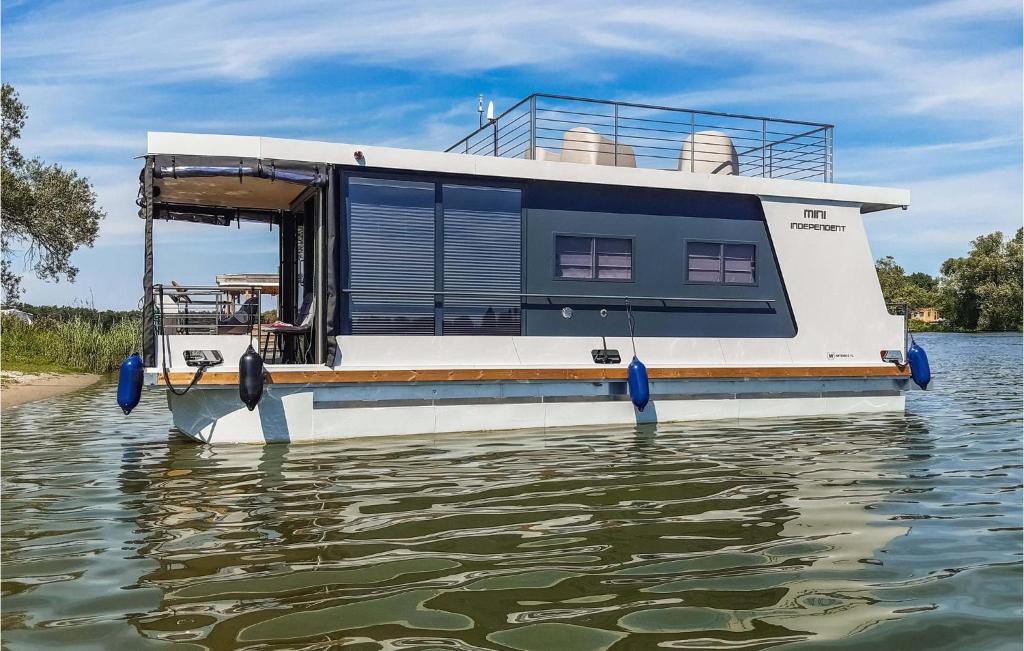 Stunning Ship-boat In Havelsee Ot Ktzkow With 1 Bedrooms photo 2