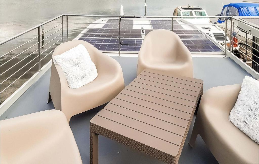 Stunning Ship-boat In Havelsee Ot Ktzkow With 1 Bedrooms photo 4