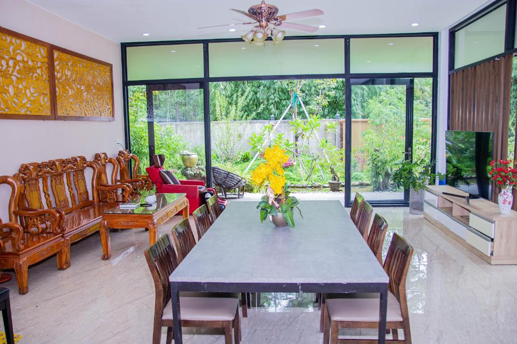 Bella House - Venue Travel