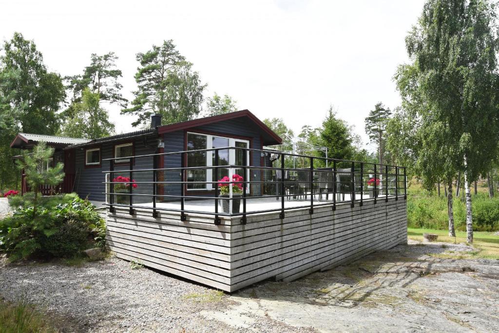 Cottage with a nice view of Lake Vanern outside Mellerud photo 2