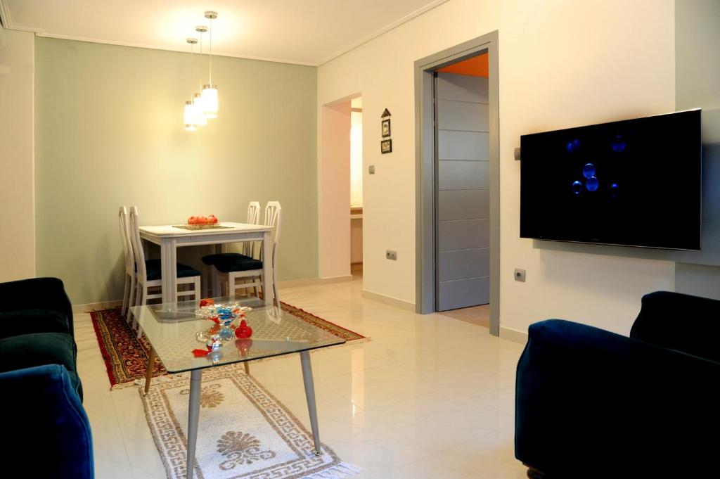 Olive and Orange Apartment photo 2