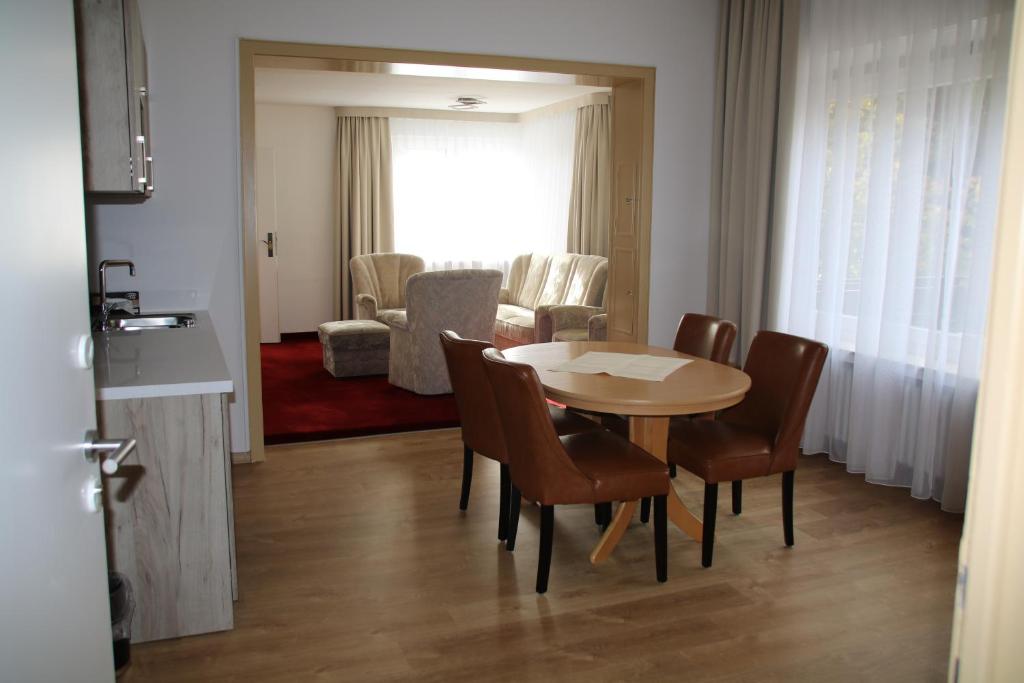 Hotel Rosengarten - Tap to explore photos