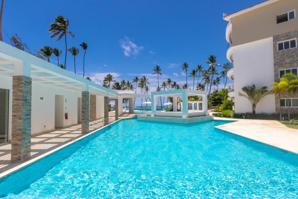 Family Getaway Apartment - Right On The Beach photo 2