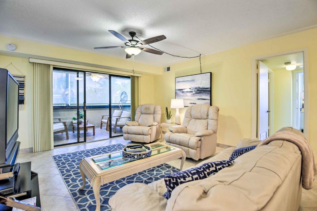Breezy Siesta Key Condo with Bay Views and Pool! photo 3