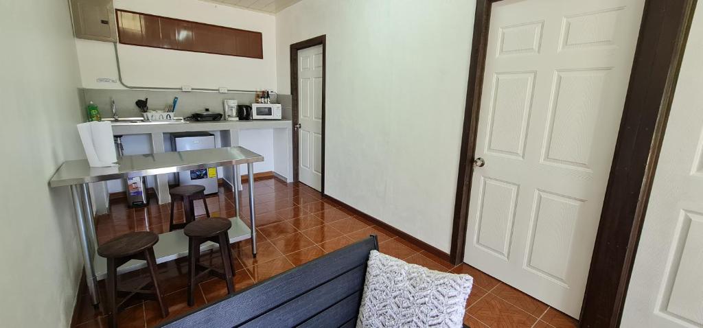 Sleep&Go! Apartamento de 2 habitaciones doble aire acondicionado en Siquirres photo 3