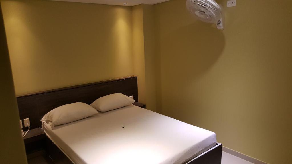 Hotel 56 Avenue Plaza photo 2