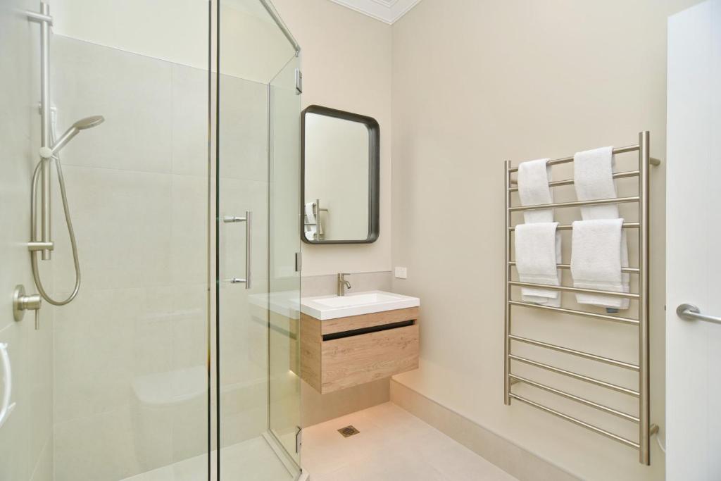 Kaiapoi Luxury Accommodation 1 - Bookahome photo 4