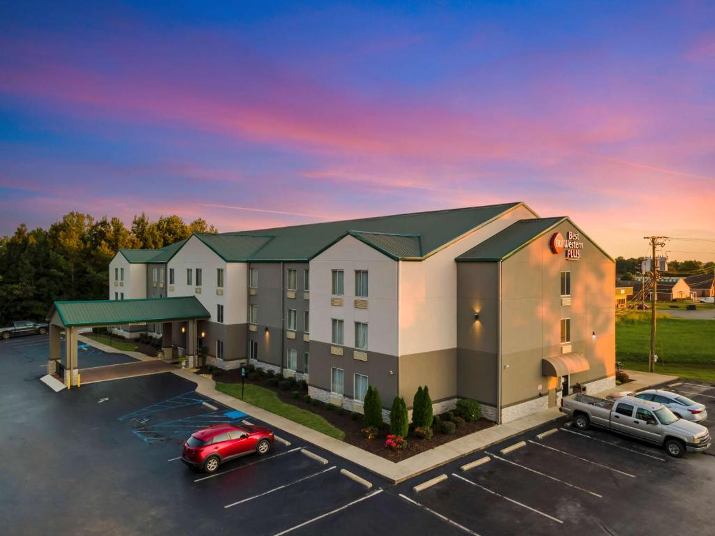 Best Western Plus Russellville Hotel & Suites image