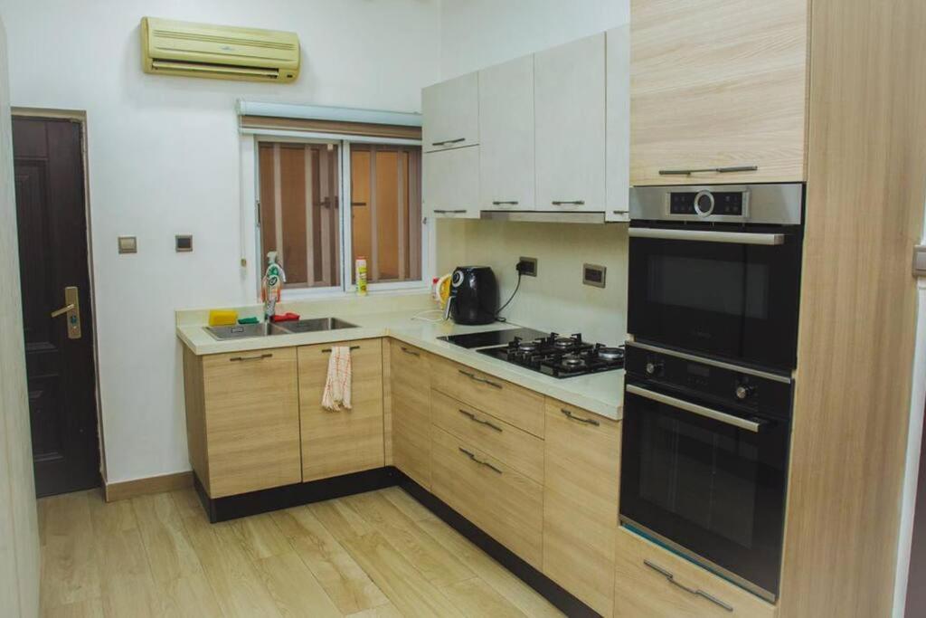 Fabulously furnished 3-bedroom apartment photo 4