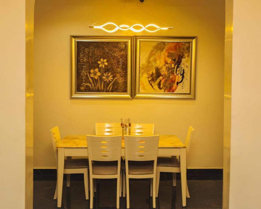 Fabulously furnished 3-bedroom apartment photo 3