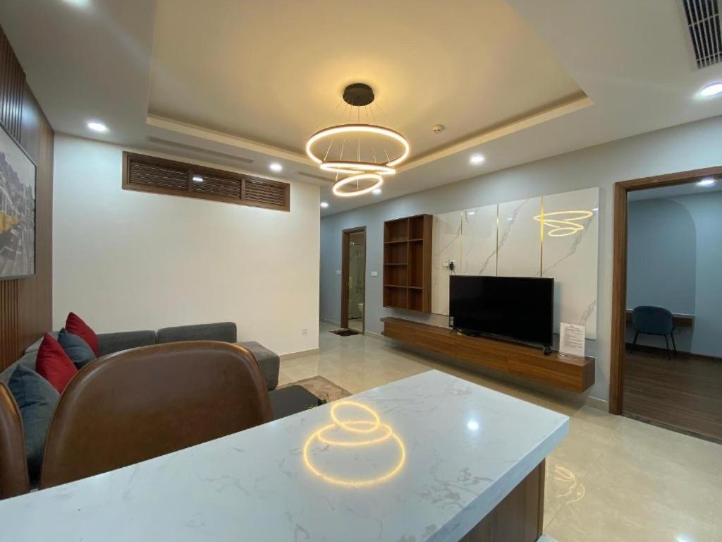 Golden park Tower- corner apartment with Cầu Giấy view