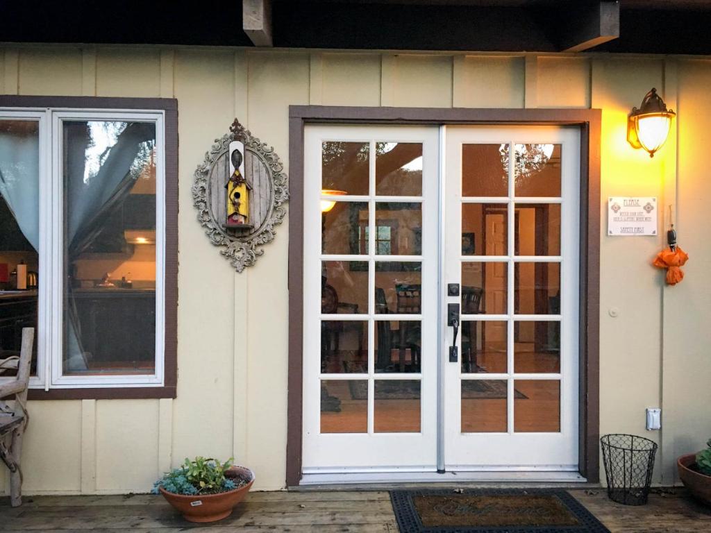 The Oak Haven - a relaxing sanctuary w/spa! photo 3