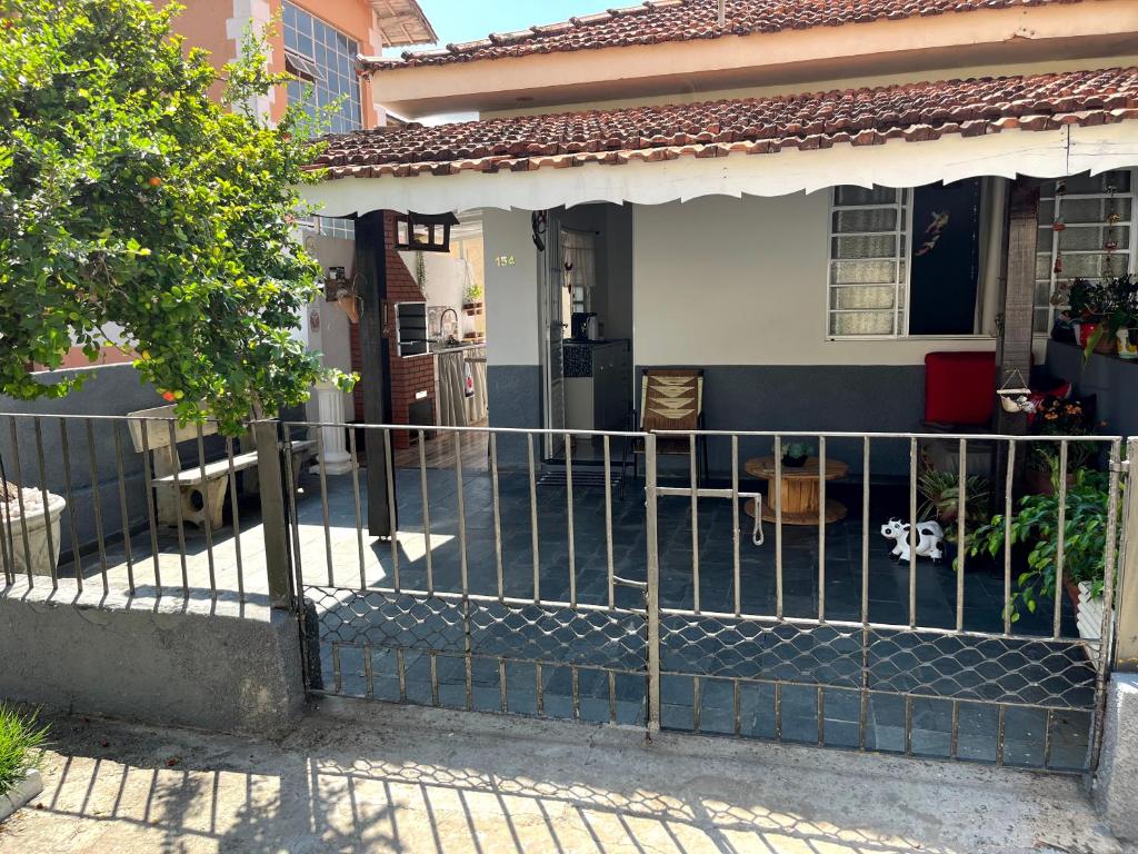 Casa Confortável no Centro com Wi-Fi, TV por assinatura, Netflix, Área Gourmet e Cozinha Completa photo 4