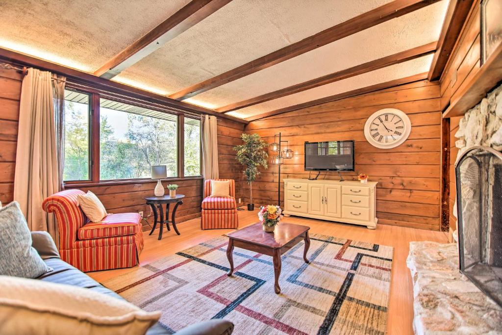 Chic Fox River Grove Home with Great Location! photo 4