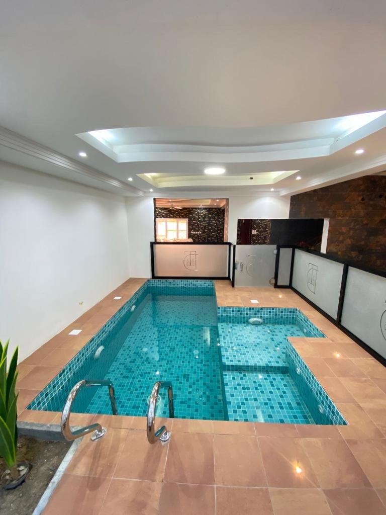 Pool and Steam room House in the heart of Muscat photo 1