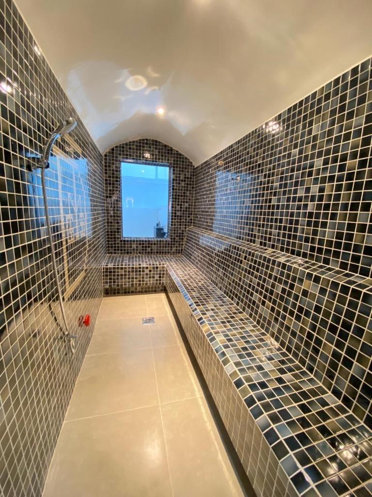 Pool and Steam room House in the heart of Muscat