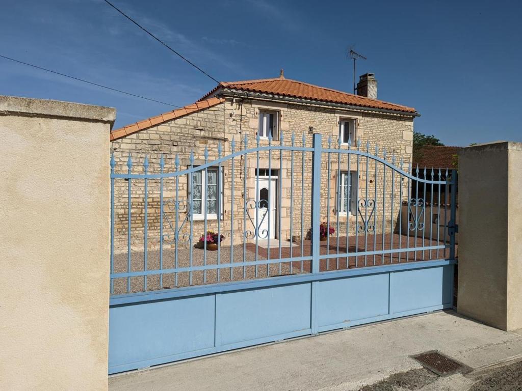 Gîte Puyréaux, 3 pièces, 4 personnes - FR-1-653-98 photo 4
