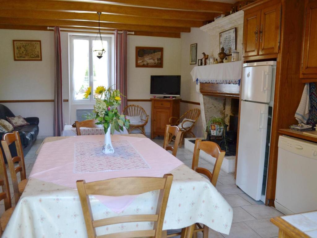 Gîte Saint-Genis-d'Hiersac, 3 pièces, 5 personnes - FR-1-653-189 photo 1