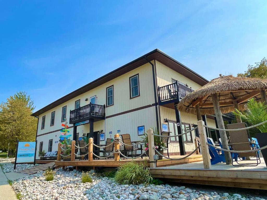 Paradise Inn On the Beach photo 2