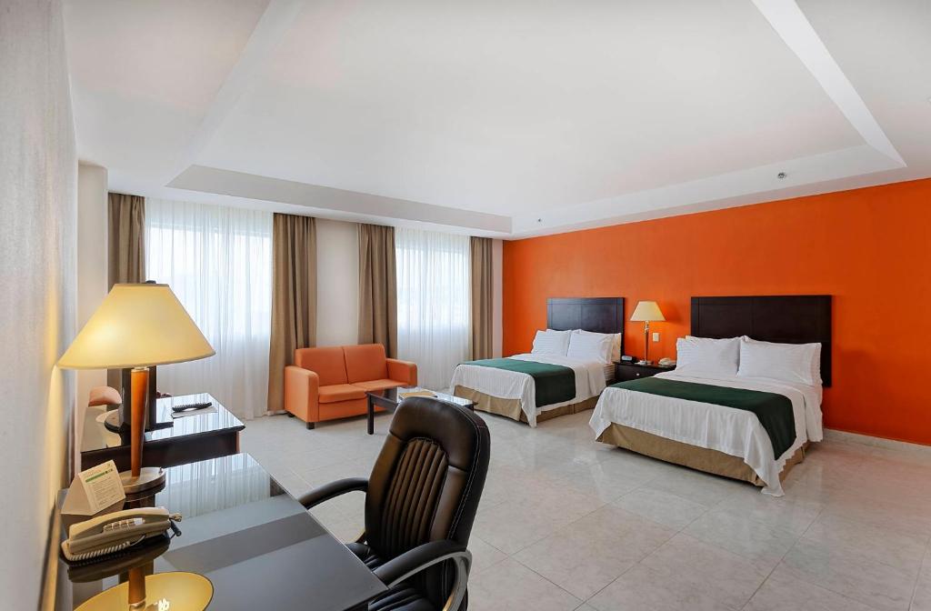 Holiday Inn CAMPECHE - Tap to explore photos