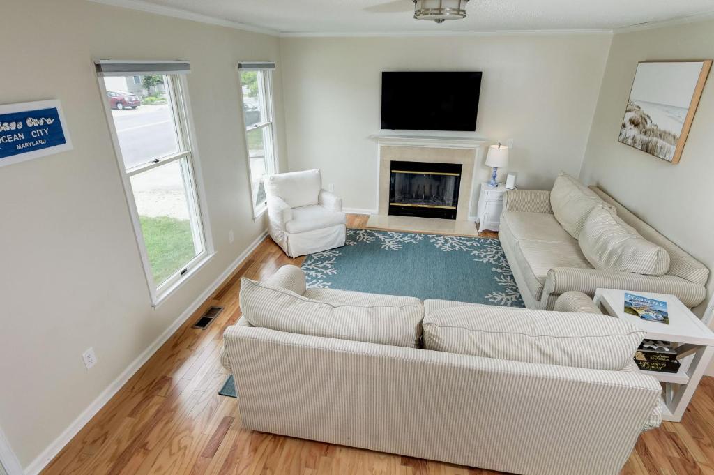 Charming Family Home 7 mins to Beach Dog Friendly photo 2