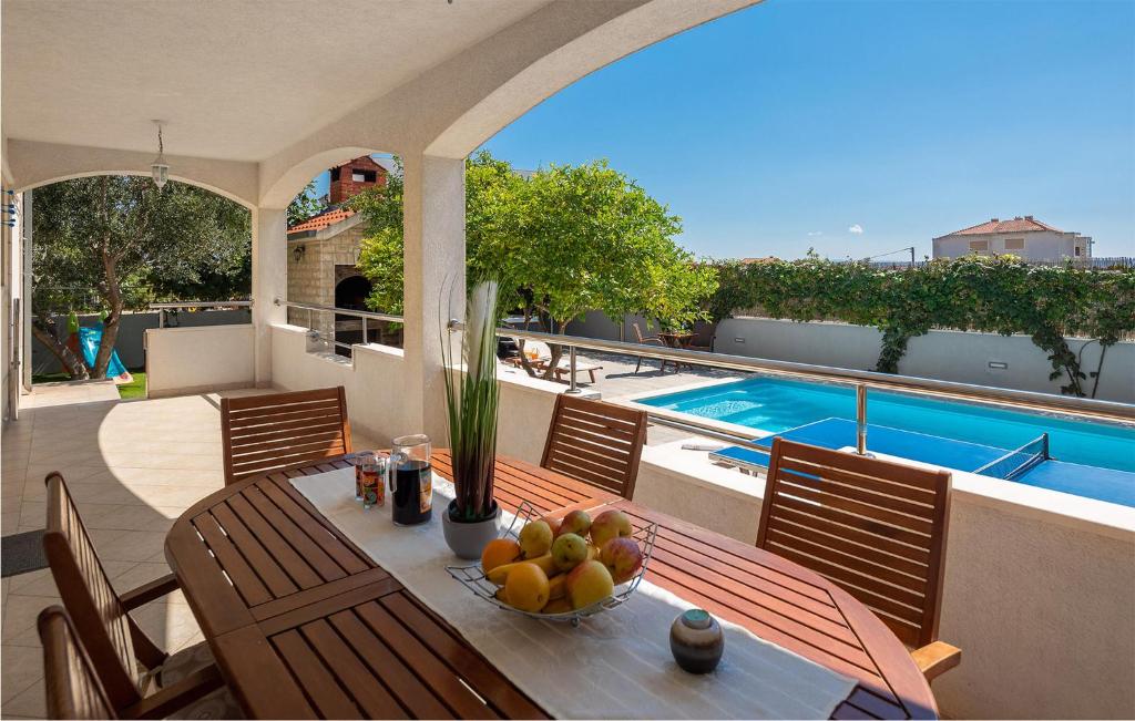 Stunning Home In Kastel Novi With 4 Bedrooms, Jacuzzi And Outdoor Swimming Pool photo 1