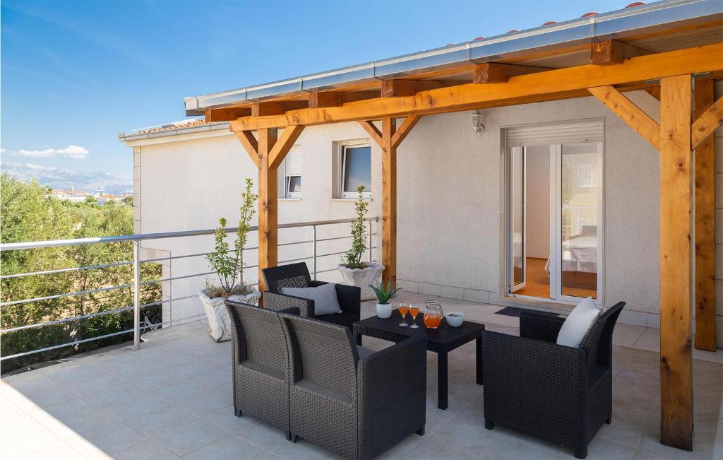Stunning Home In Kastel Novi With 4 Bedrooms, Jacuzzi And Outdoor Swimming Pool photo 2