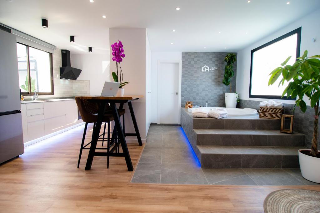 Laguna Home & Suites Room Type - Deluxe Apartment