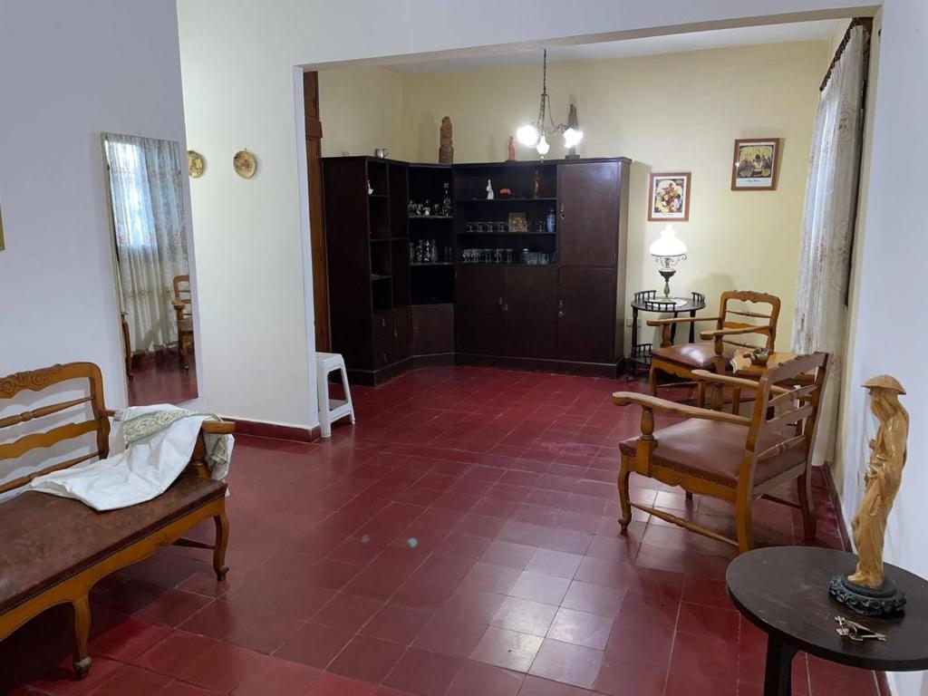 Casa excelente ubicación con cochera y 2 baños photo 3