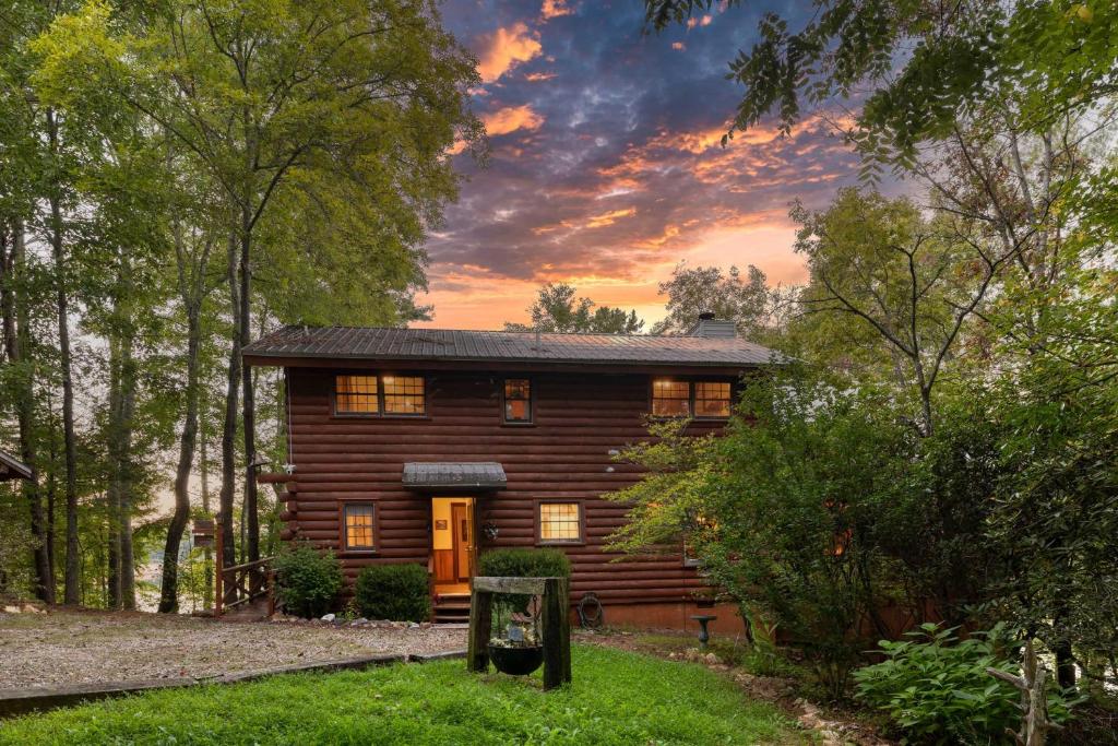 Lakefront Blairsville Cabin with Deck and Dock! photo 1