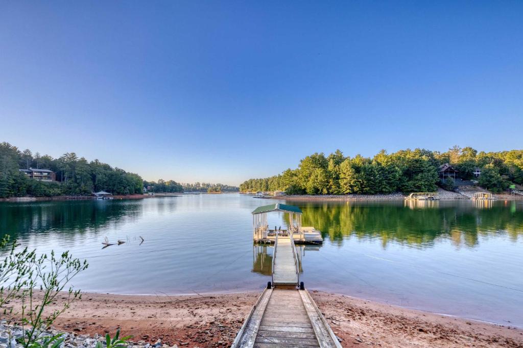 Lakefront Blairsville Cabin with Deck and Dock! photo 2