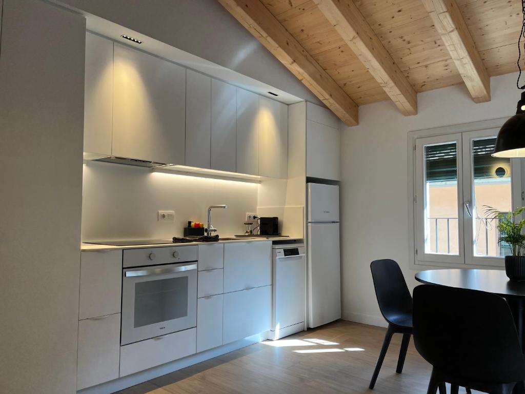 Apartaments ApturVic en el Centre Històric photo 2