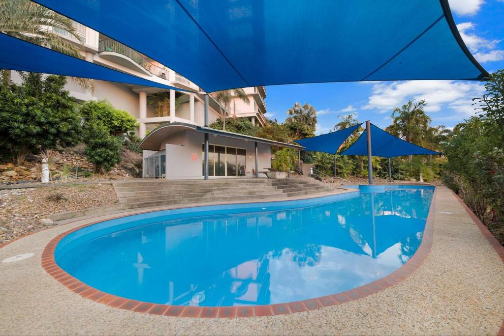 Cullen Bay Penthouse with Pool, Decks and Marina Views photo 1