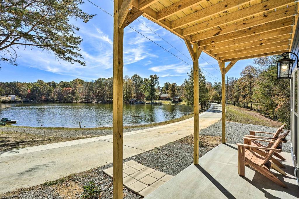 Brand New Trenton Cabin Panoramic Lake Views photo 1