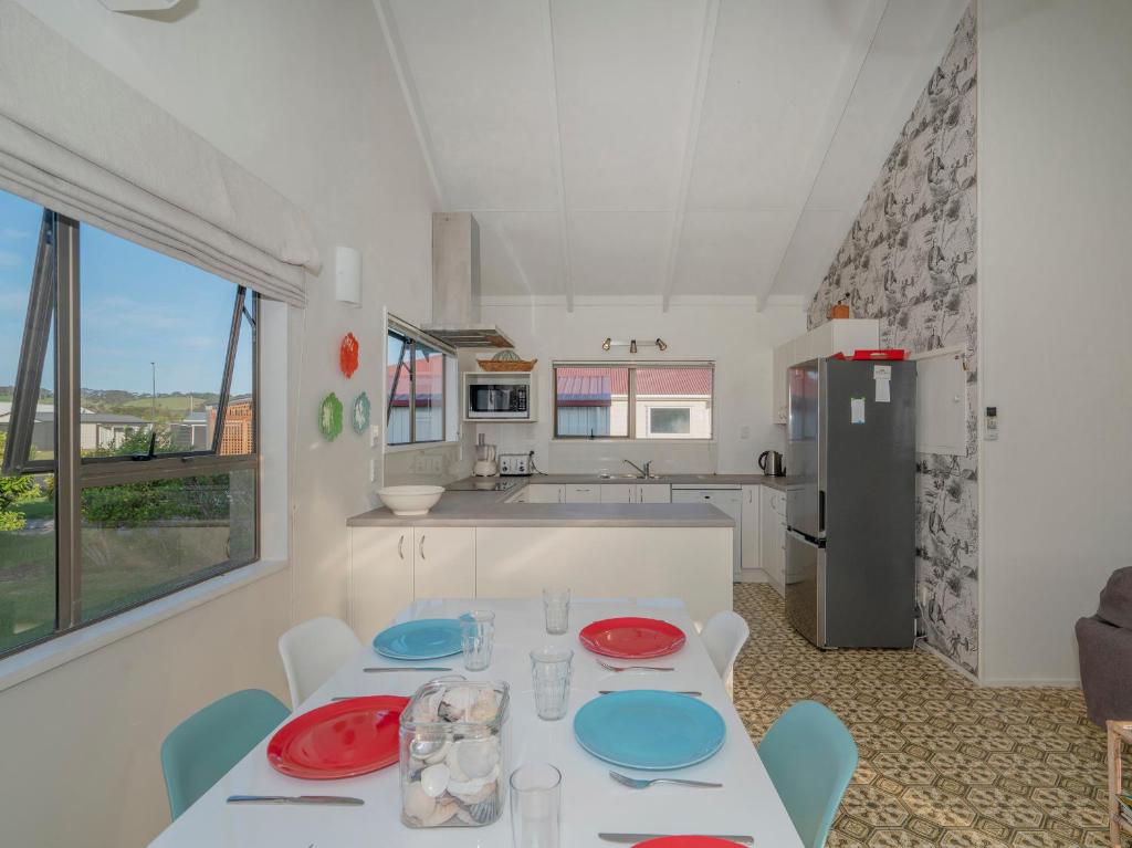 Bay Coast Happy Place - Cooks Beach Holiday Home photo 4