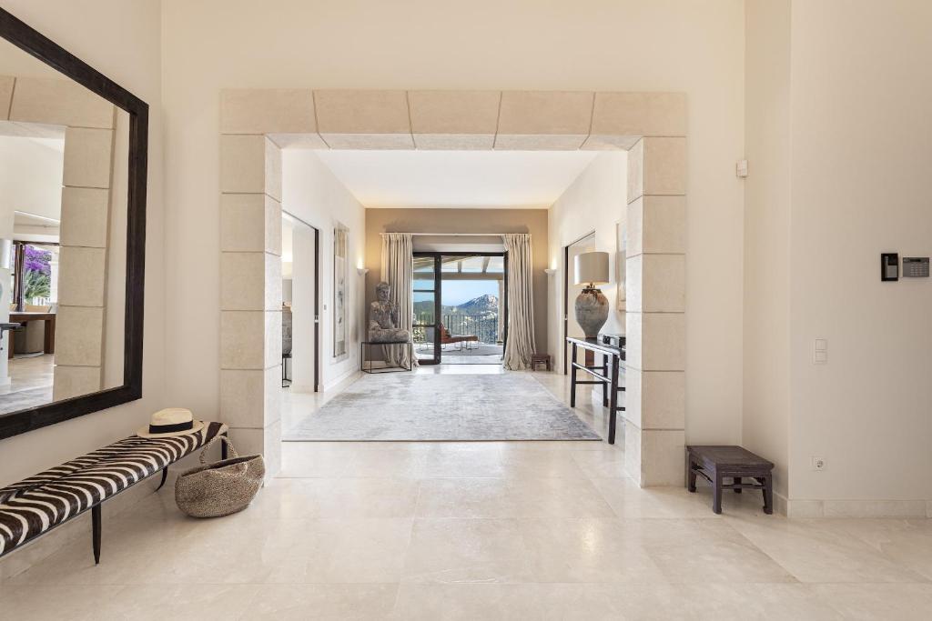 Majestic Mallorca Villa Finca Finesse 6 Bedrooms Private Heated Pool & Out Door Jacuzzi Andratx photo 4