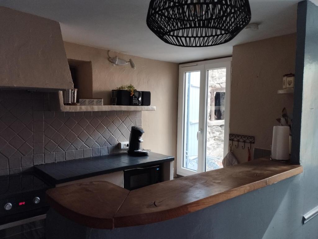 Maison de village dans une rue calme photo 2
