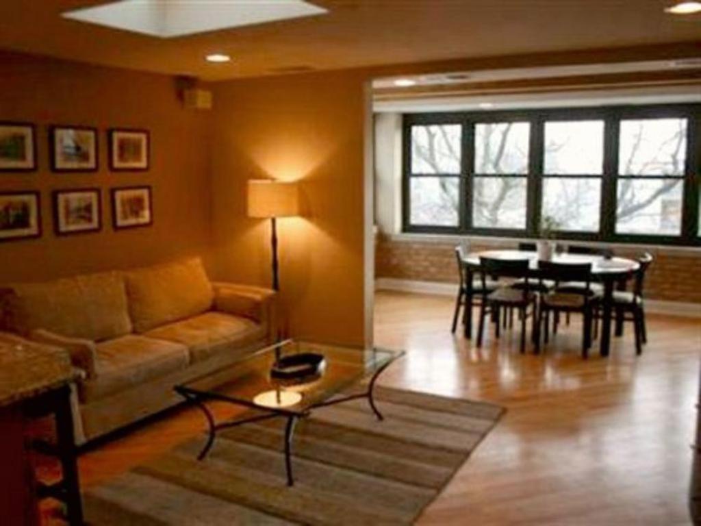 Roscoe Village Guesthouse photo 1