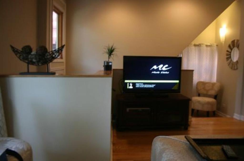 Roscoe Village Guesthouse photo 3