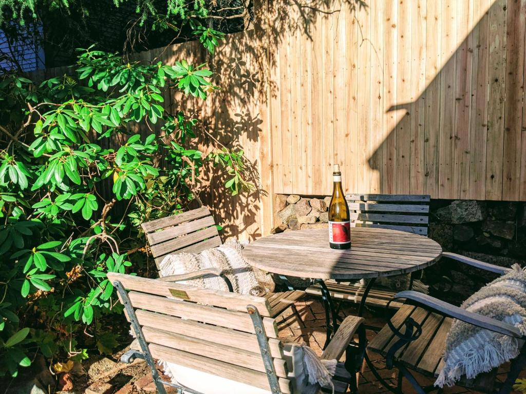 An authentic, rustic luxurious little single family home in Old Town. All yours. photo 4