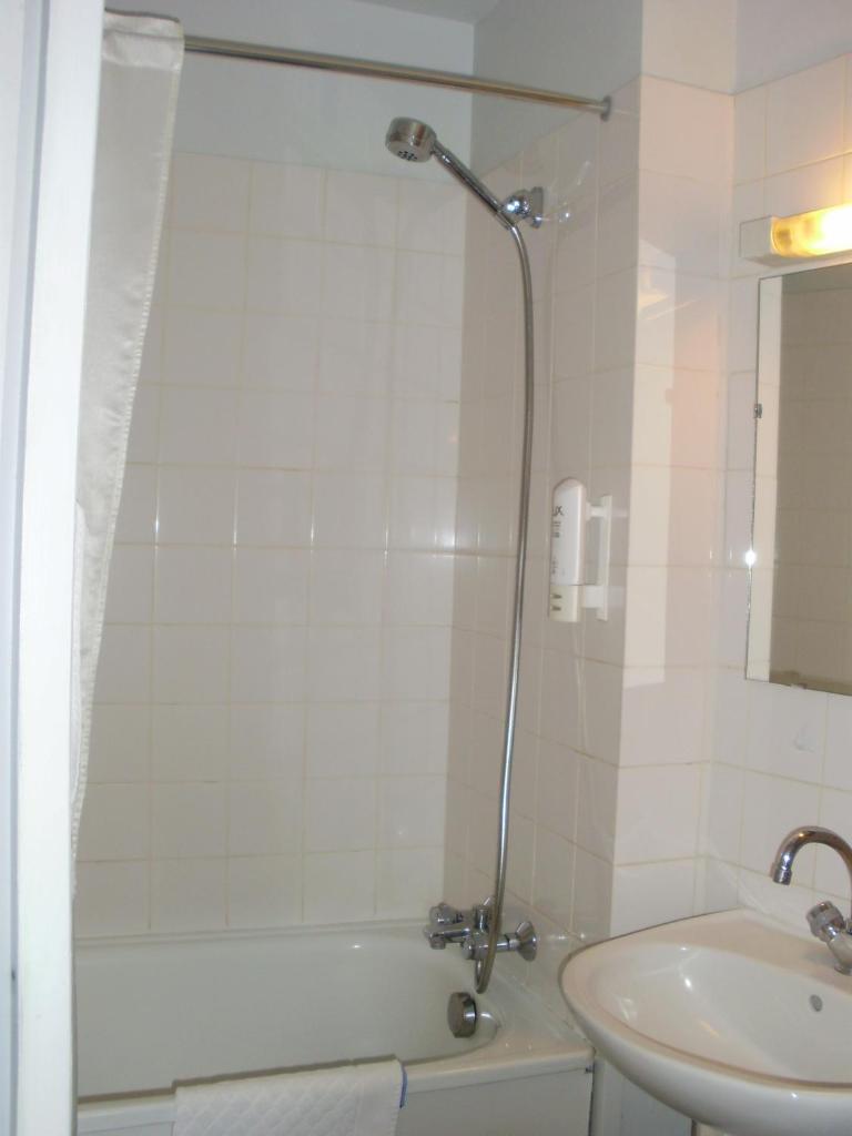 The Old Hotel Ravel Centre - 로비