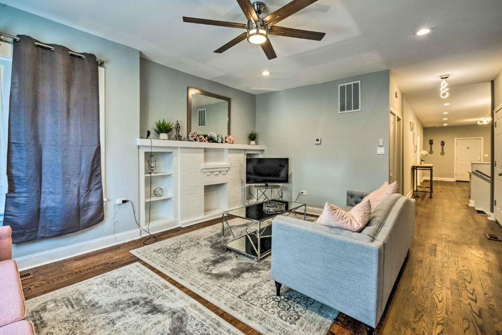 Charming Chicago Apartment Less Than 9 Mi to Dtwn!