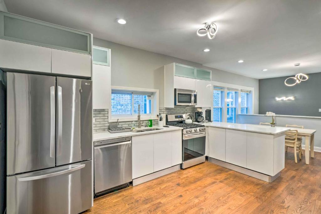 Charming Chicago Apartment Less Than 9 Mi to Dtwn! photo 1