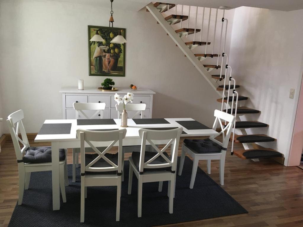 Schöne Große Wohnung, Terrasse, Kamin, Parkplatz, 2 Schlafzimmer photo 1