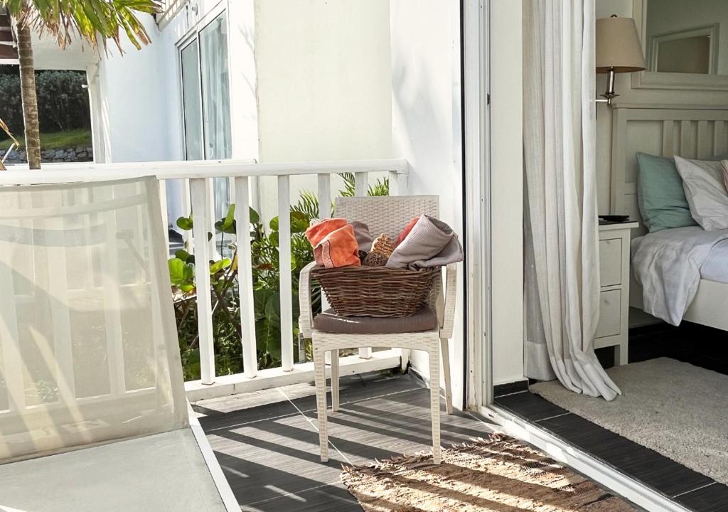 Lovely house with private beach photo 2