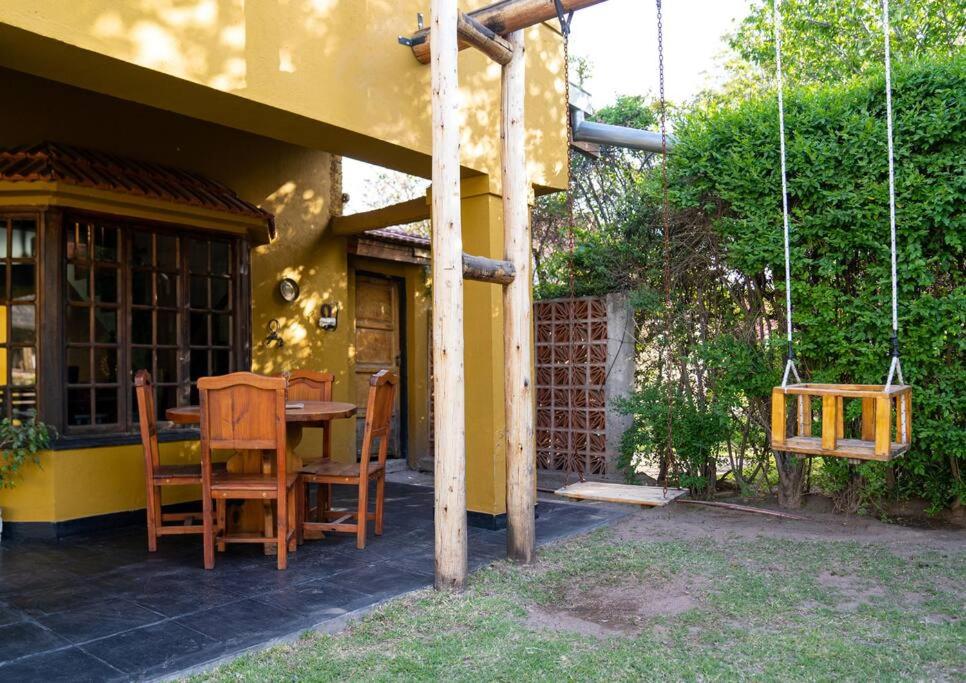 Casona alegre con pileta y amplio jardin photo 2