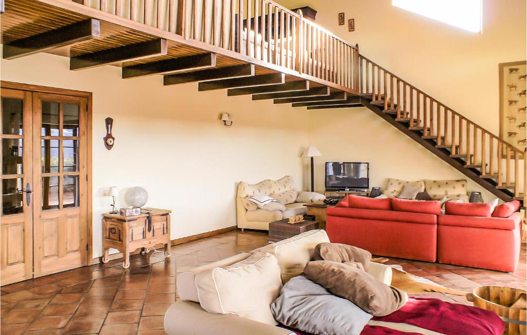 Beautiful Home In Navarredonda De Gredos With Wifi, 3 Bedrooms And Outdoor Swimming Pool photo 4