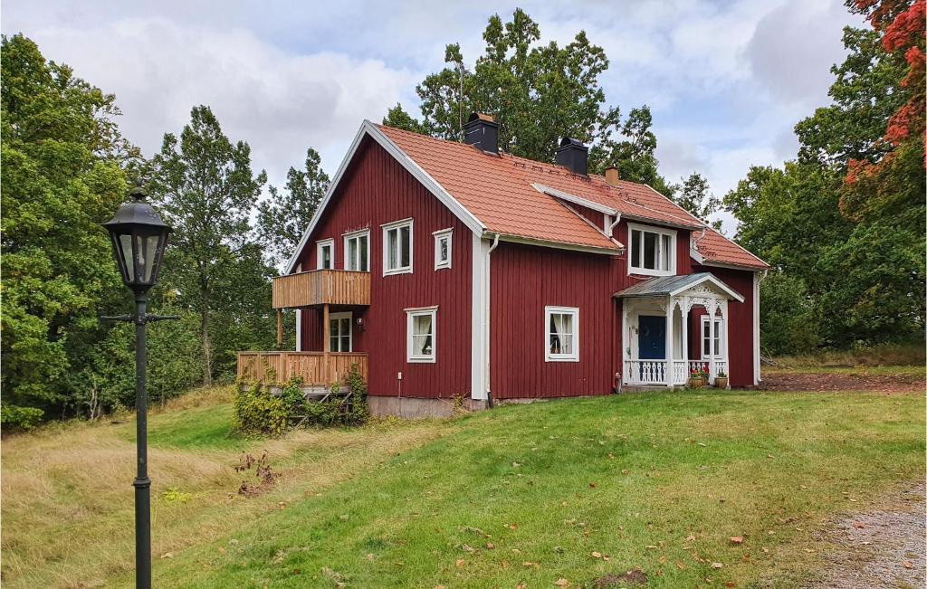 Amazing Home In lmhult With 4 Bedrooms And Wifi photo 4