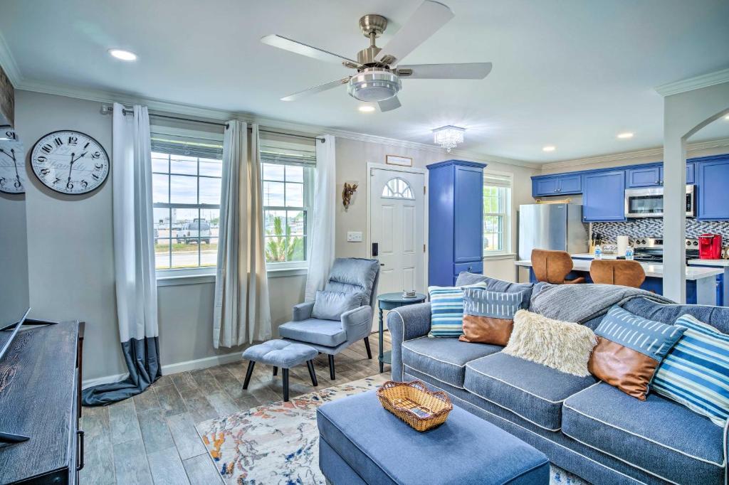 Blue Cottage in the Bayou with Private Yard! photo 4